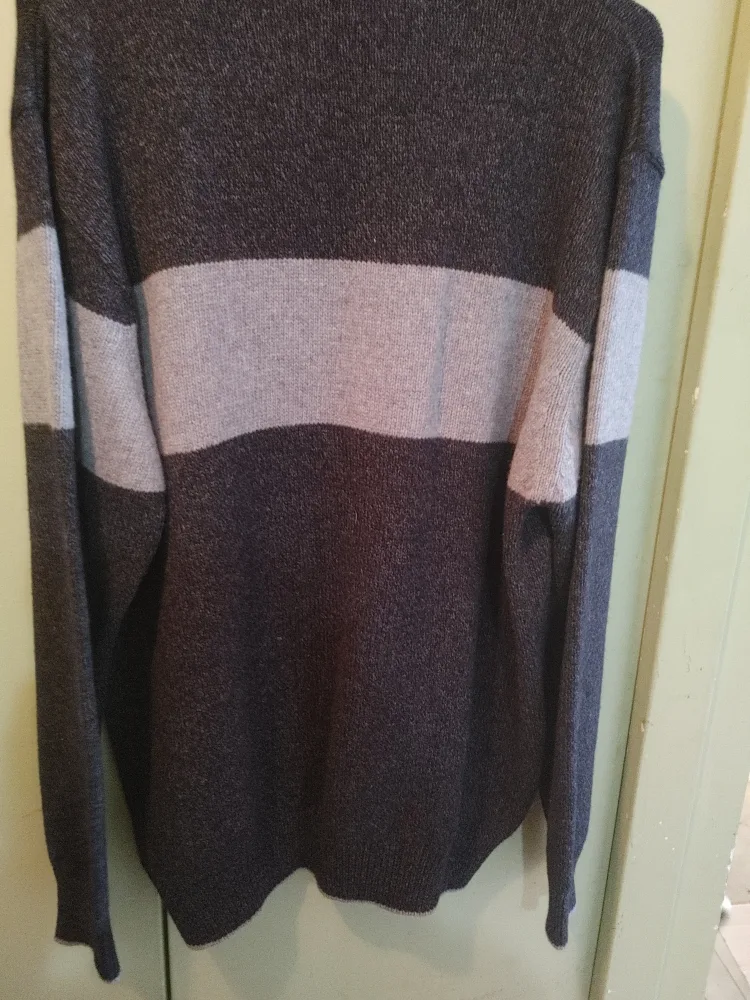 Bensu Sweater - Size Medium image indicator(3)