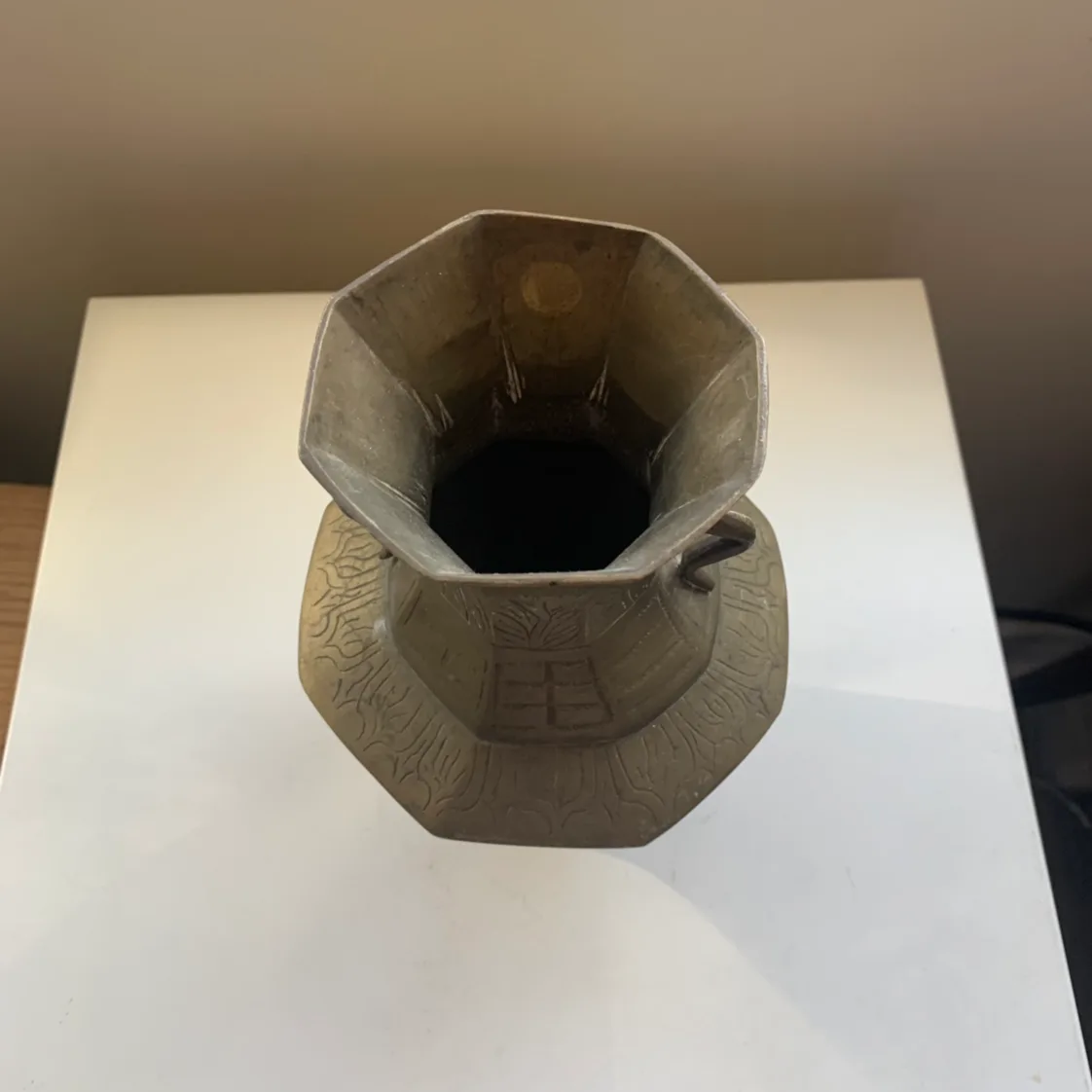 Vintage vase image indicator(2)