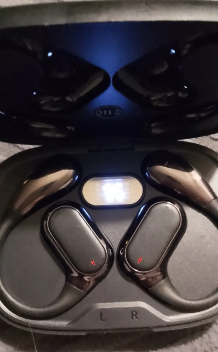 🥕*NEW* JH2 Wireless Earbuds with Charging Case🥕