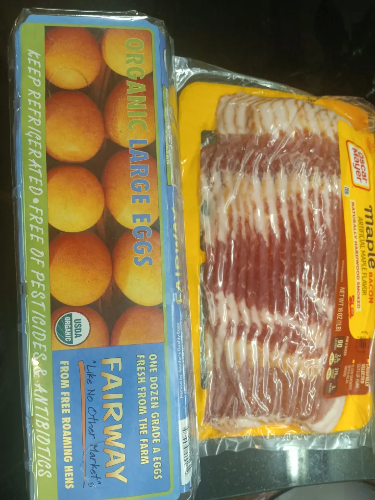 Fairway Organic Large Eggs & Oscar Mayer Maple Bacon thumbnail
