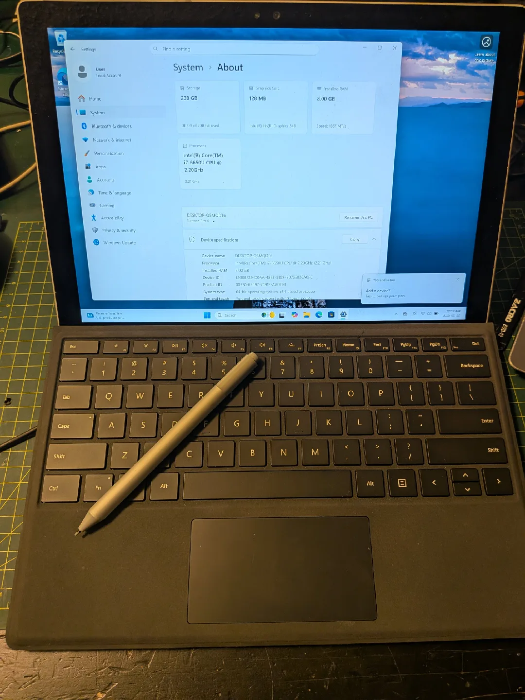 256GB Surface Pro with accessories, Windows 11 thumbnail