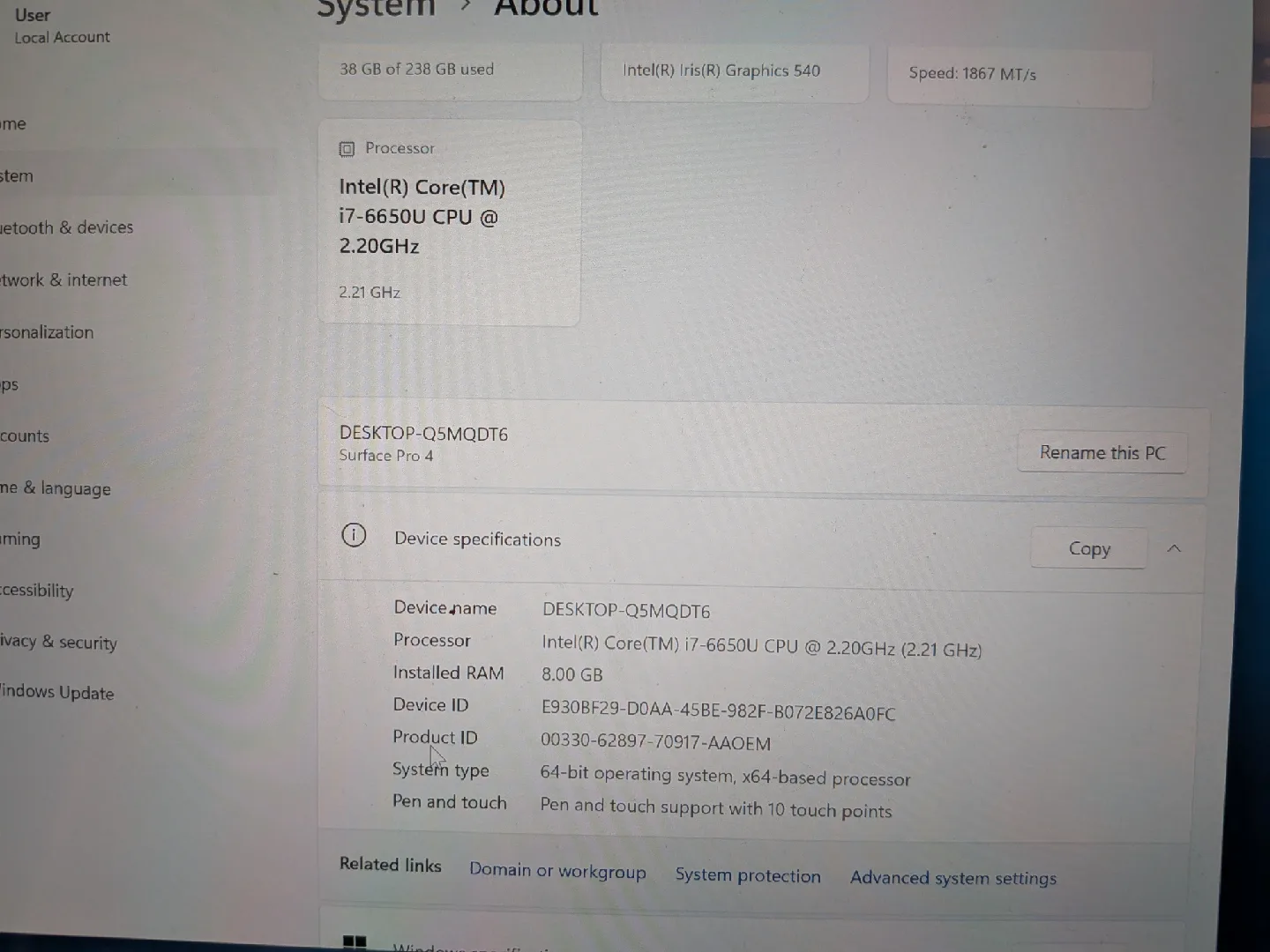 256GB Surface Pro with accessories, Windows 11 image indicator(2)