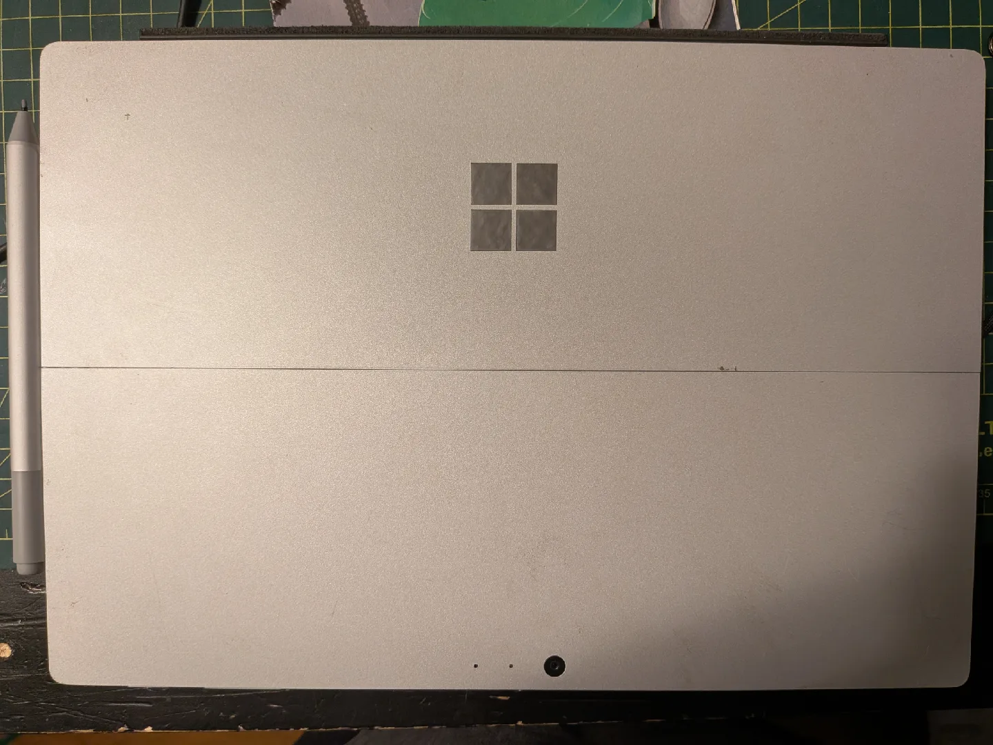 256GB Surface Pro with accessories, Windows 11 image indicator(3)