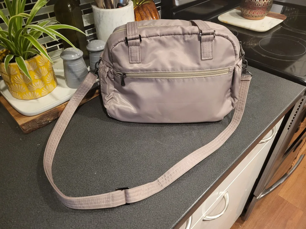 Lug Jumper Purse or Travel Bag image indicator(3)