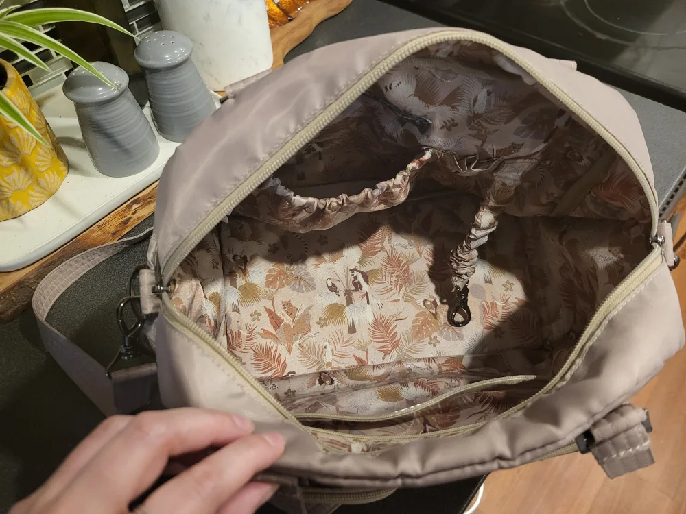 Lug Jumper Purse or Travel Bag image indicator(4)