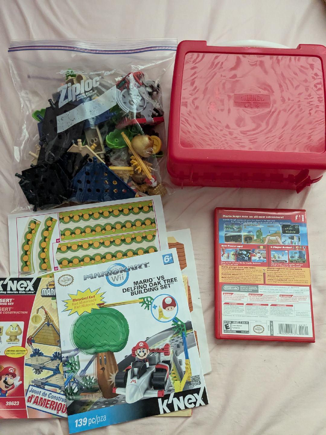 New Super Mario Bros Wii Game Gift Set Edition - photo 2