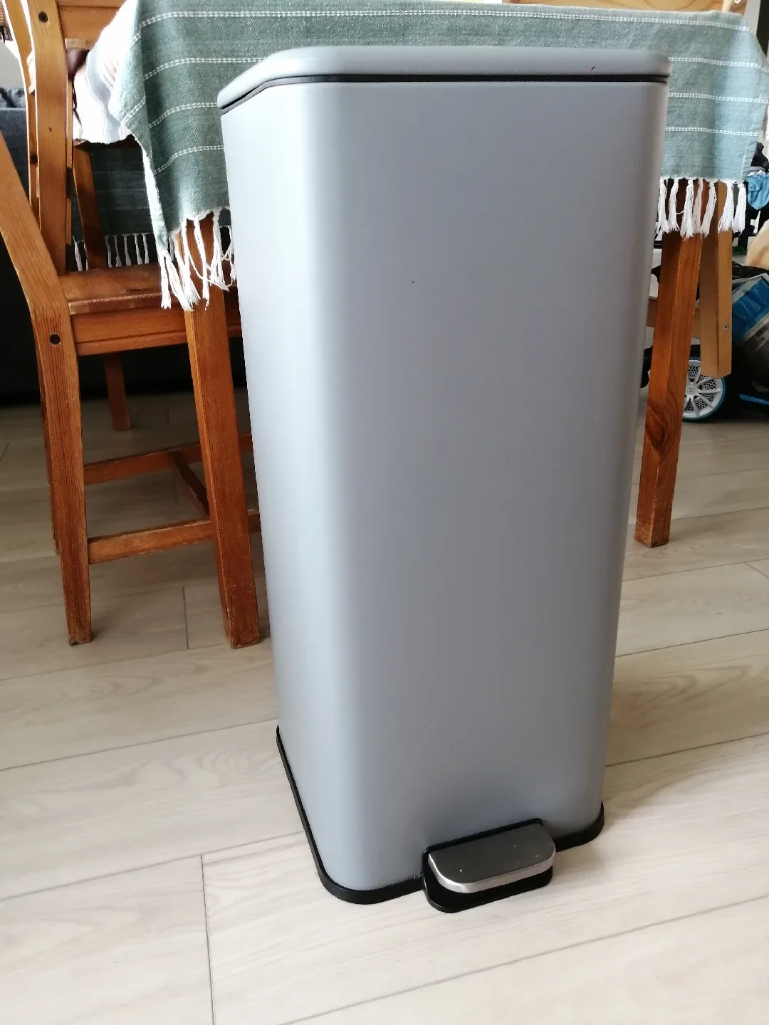 Grey Metal Step-On Trash Can image indicator(2)