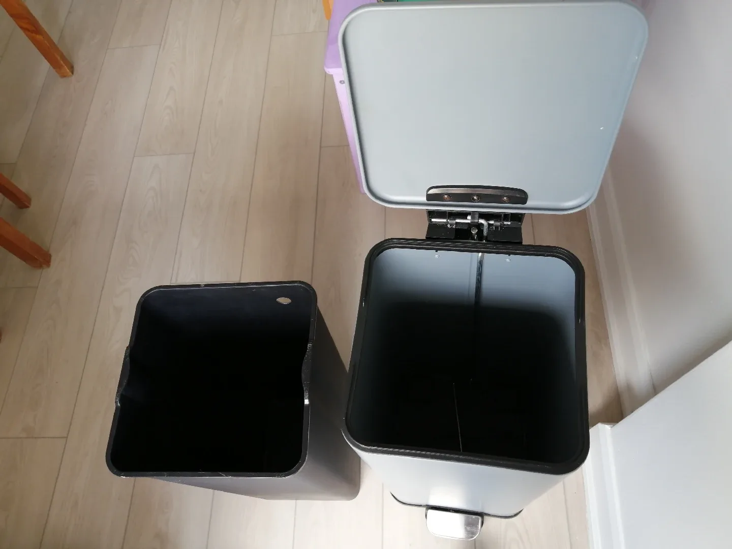 Grey Metal Step-On Trash Can image indicator(6)