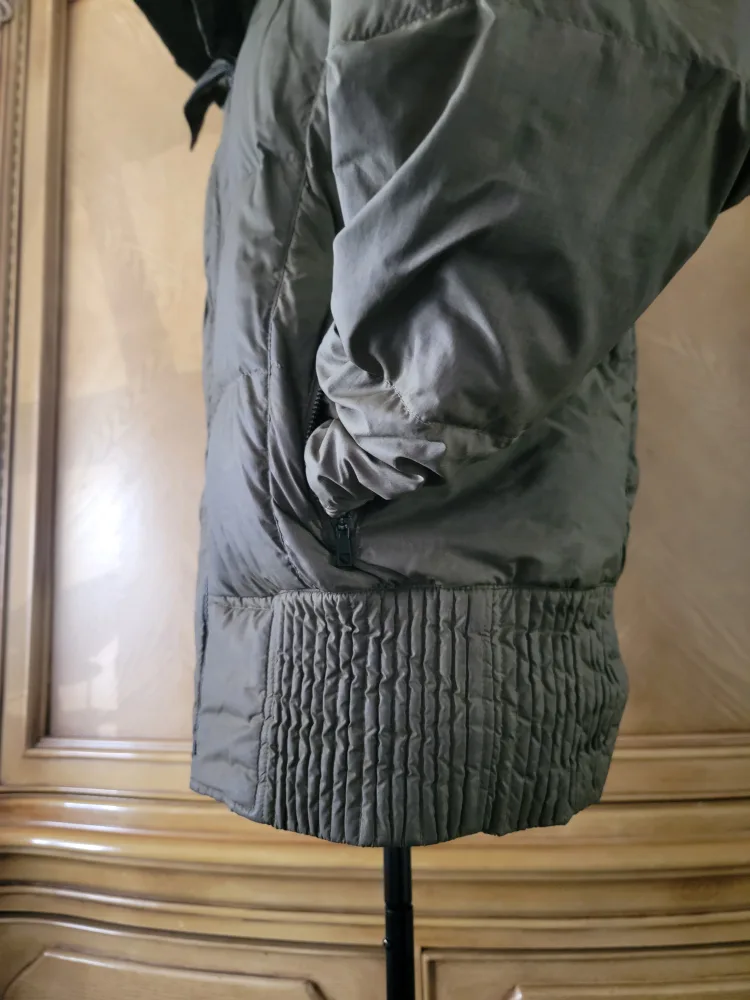 Nike Olive Green Puffer Jacket - Size L image indicator(2)