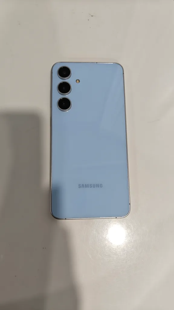 Samsung Galaxy S24 SE Blue + 2 Cases & Screen Protector thumbnail