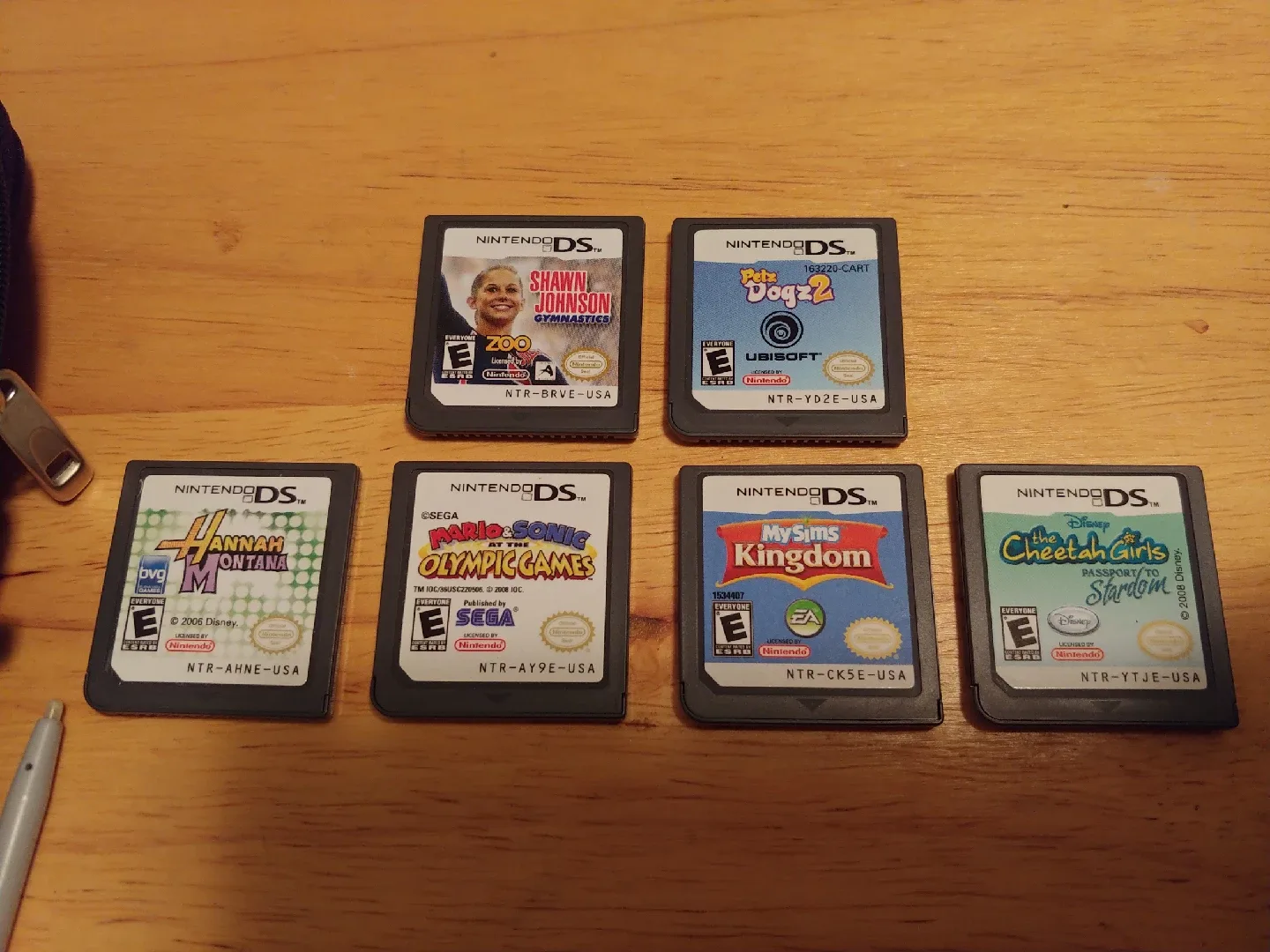 Nintendo DS Lite with Games, Charger & Case image indicator(5)