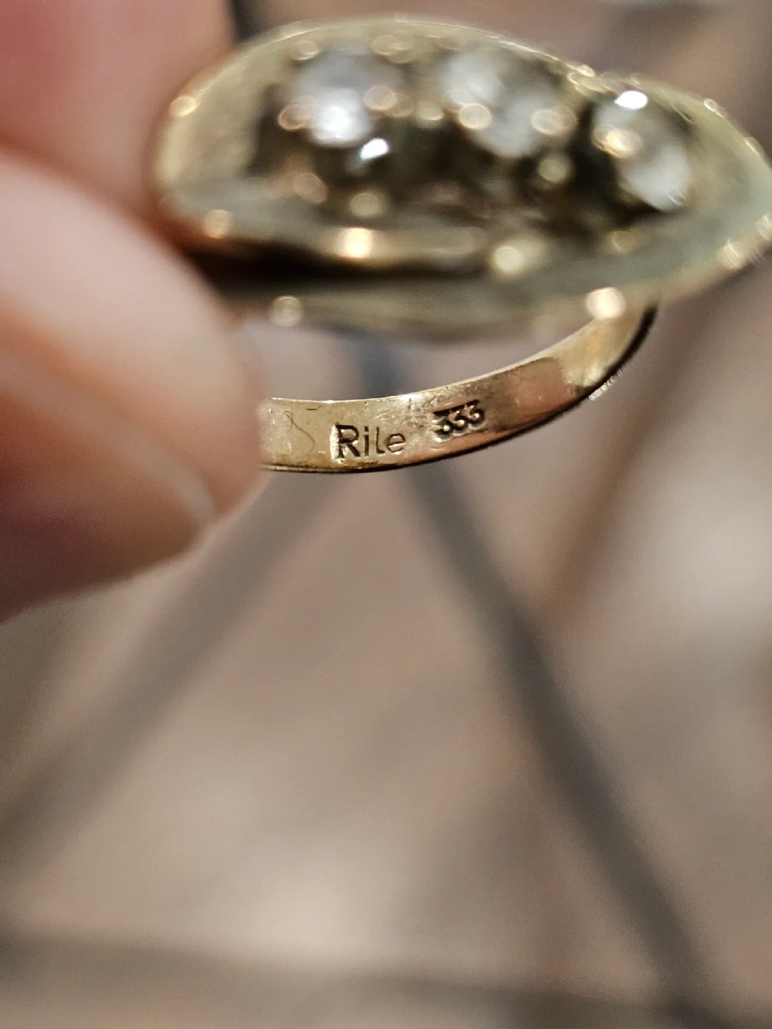 9k Gold Ring size 5 image indicator(2)