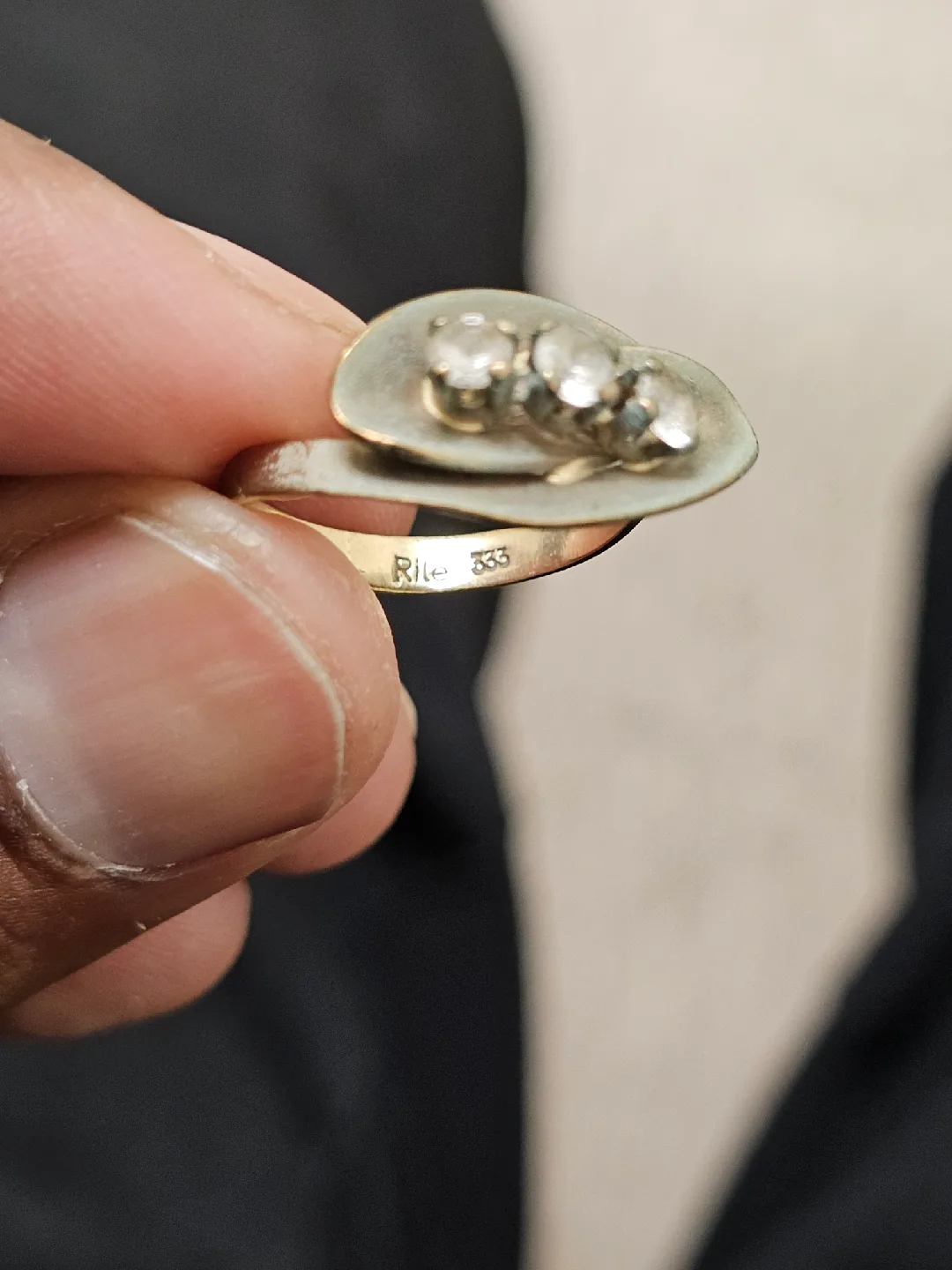 9k Gold Ring size 5 image indicator(3)