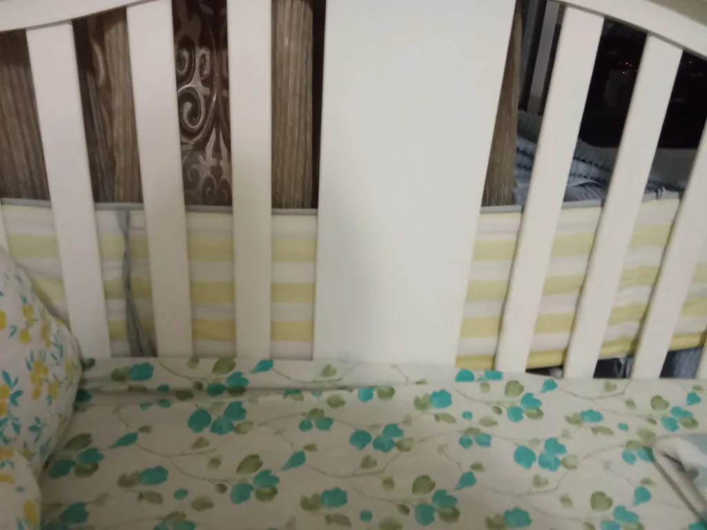 White Baby Crib image indicator(4)