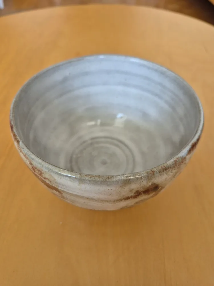 Handmade Pottery Bowl (Cereal / Soup / Salad size) AS NEW image indicator(6)