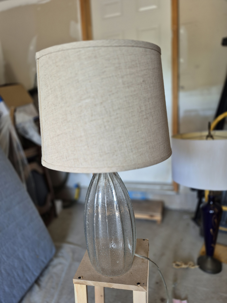 Table Lamp with Beige Shade - photo 4