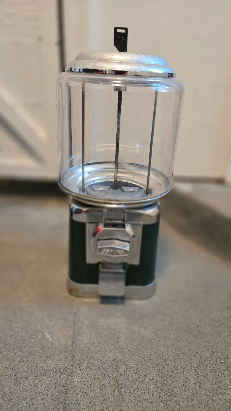 Beaver Gumball Machine thumbnail