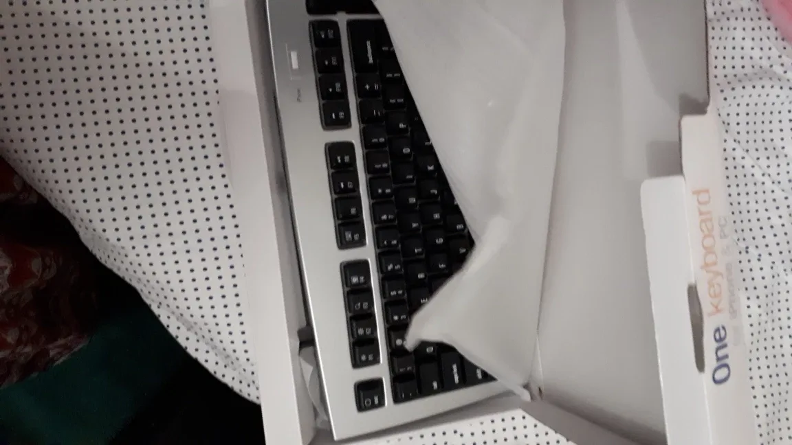 Matias One Keyboard for iPhone/PC/Mac image indicator(2)