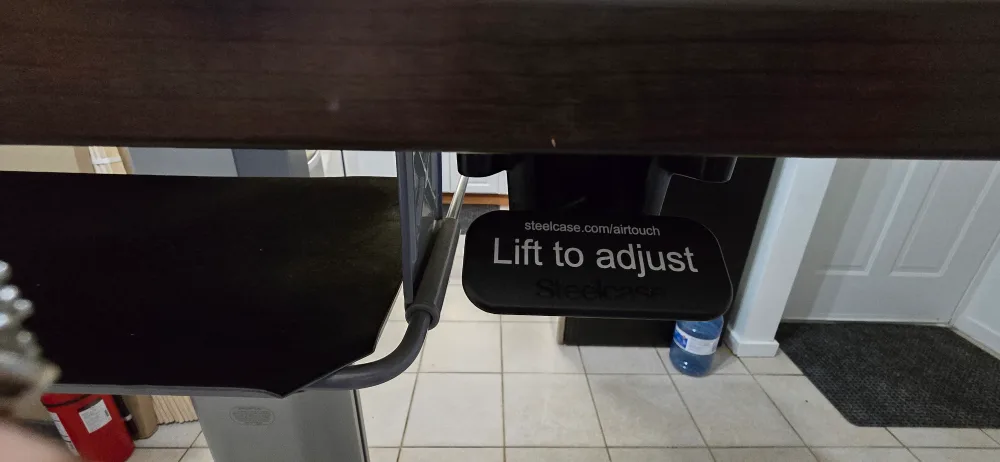 Steelcase Airtouch Adjustable Standing Desk image indicator(5)