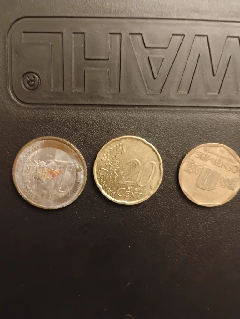 collection of coins /eight different coins image indicator(6)