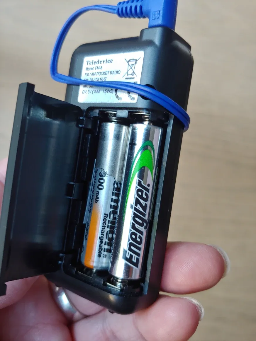 Radio with earphone, FM AM Radio image indicator(4)