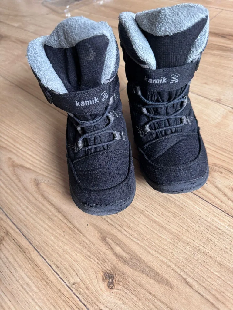 Kids winter boots thumbnail
