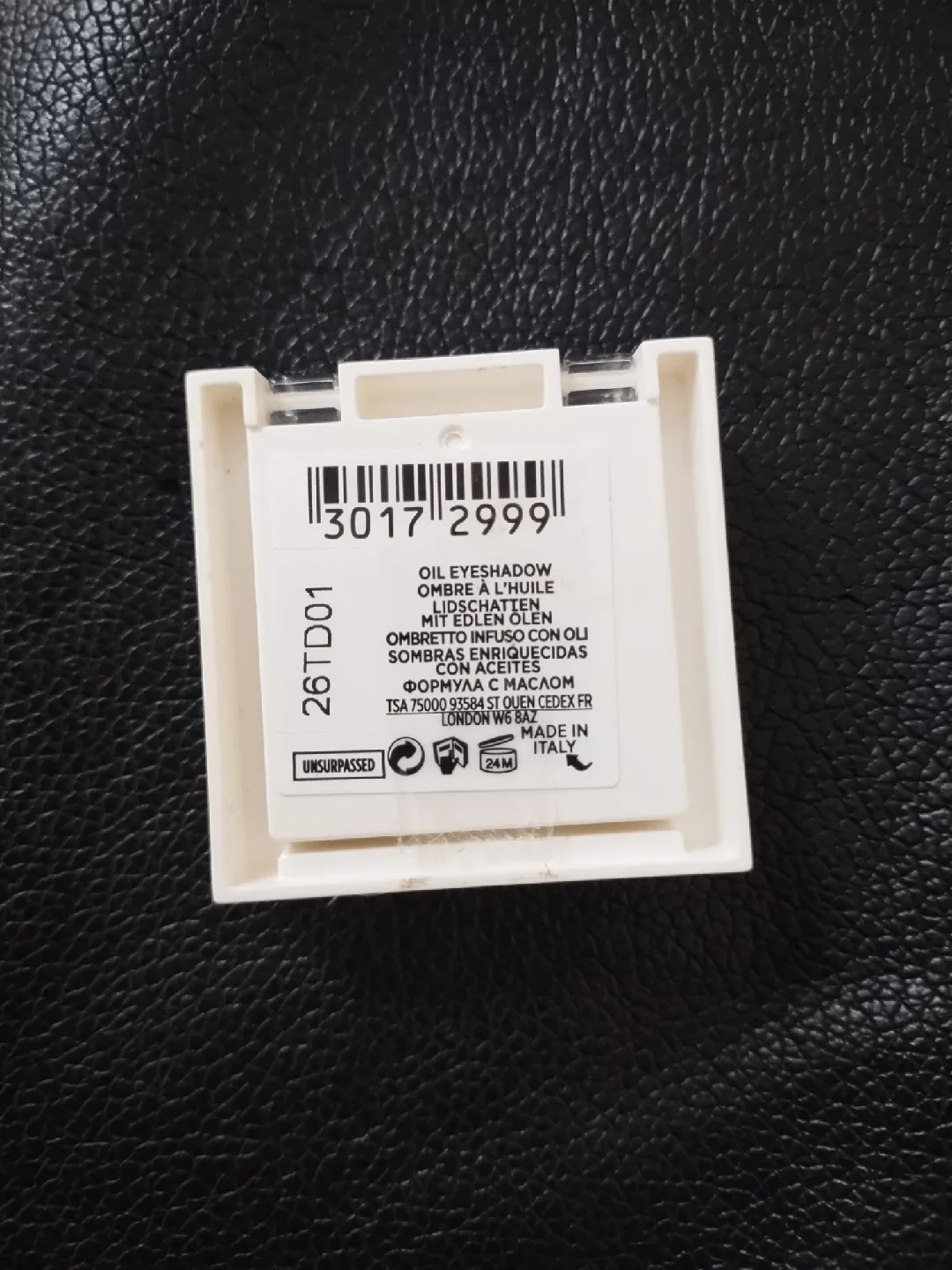 L'Oréal Paris Colour Queen Oil Eyeshadow - Unsurpassed image indicator(3)