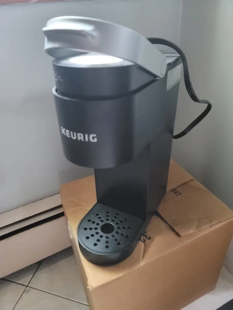 Keurig Single Serve Coffee Maker thumbnail