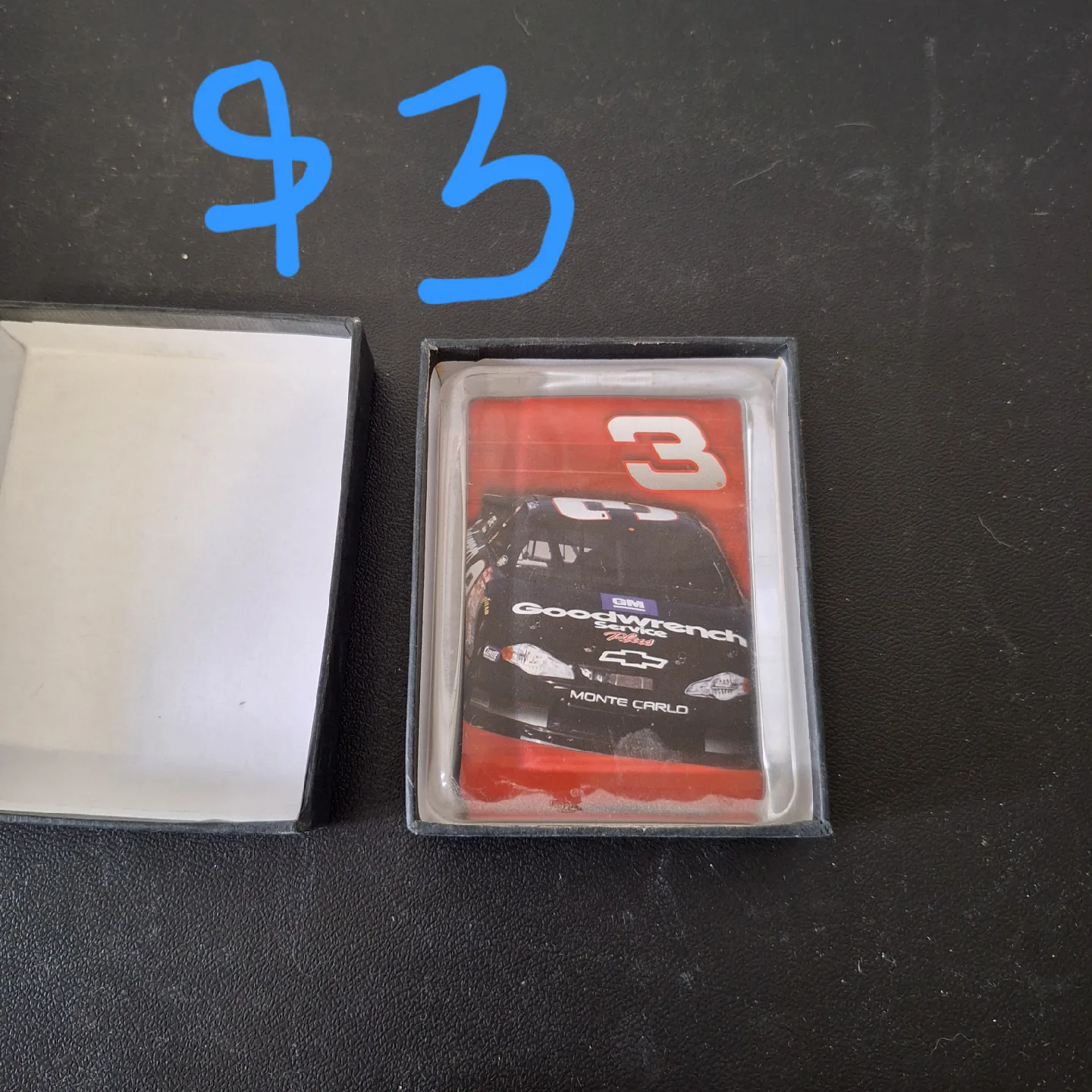 NASCAR Dale Earnhardt Keychains & Memo Pads image indicator(8)