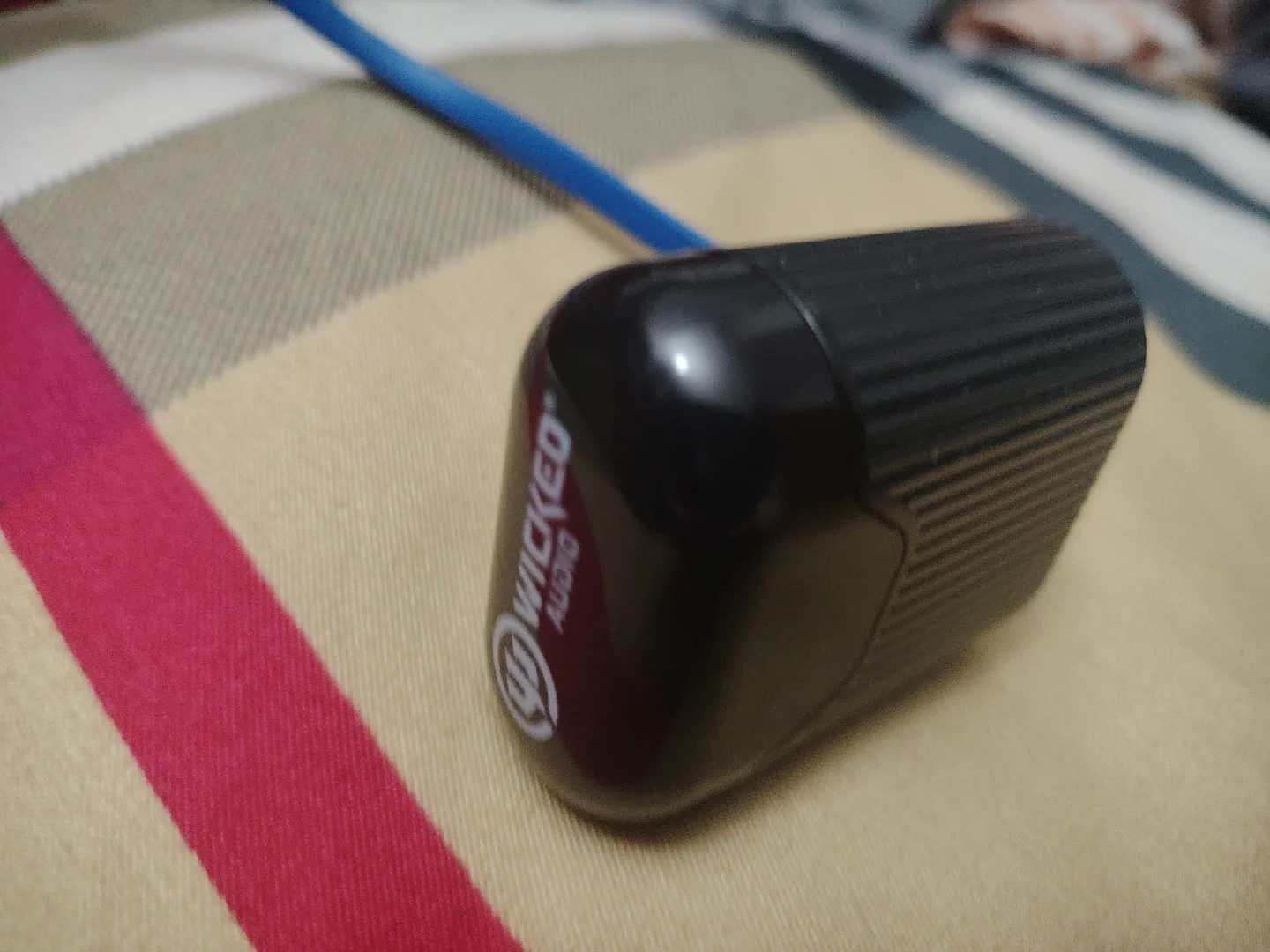 🥕😊Wicked Audio WI9251 Black Wireless Earbud image indicator(2)