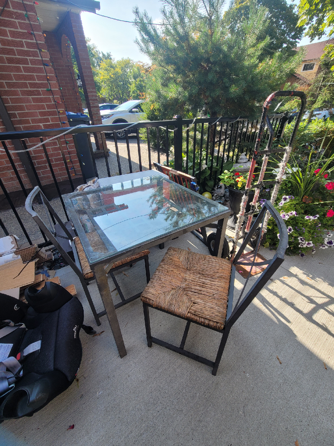 patio table and chairs - photo 2