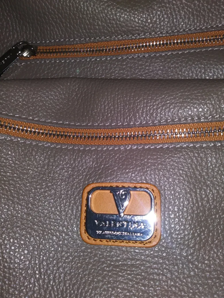 Valentina Grey Leather Shoulder Bag image indicator(3)
