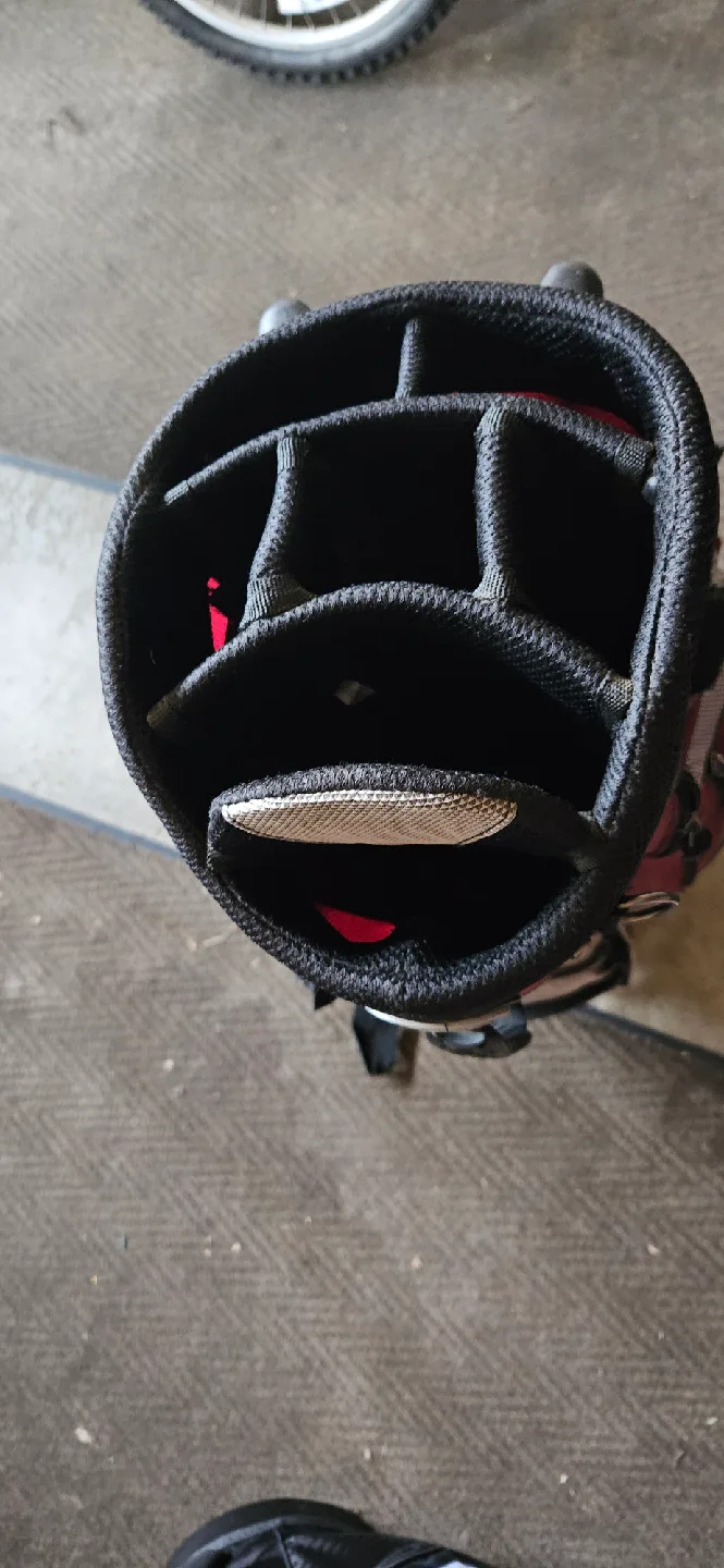 Wilson Golf Bag - Maroon & Black image indicator(2)