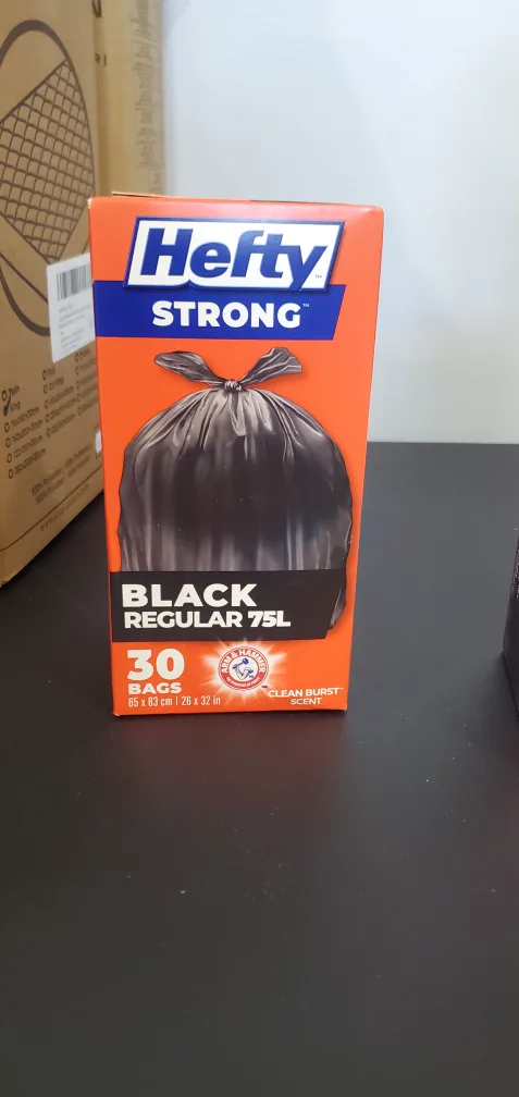 Hefty Strong Black Garbage Bags - 75L - 30 Bags thumbnail