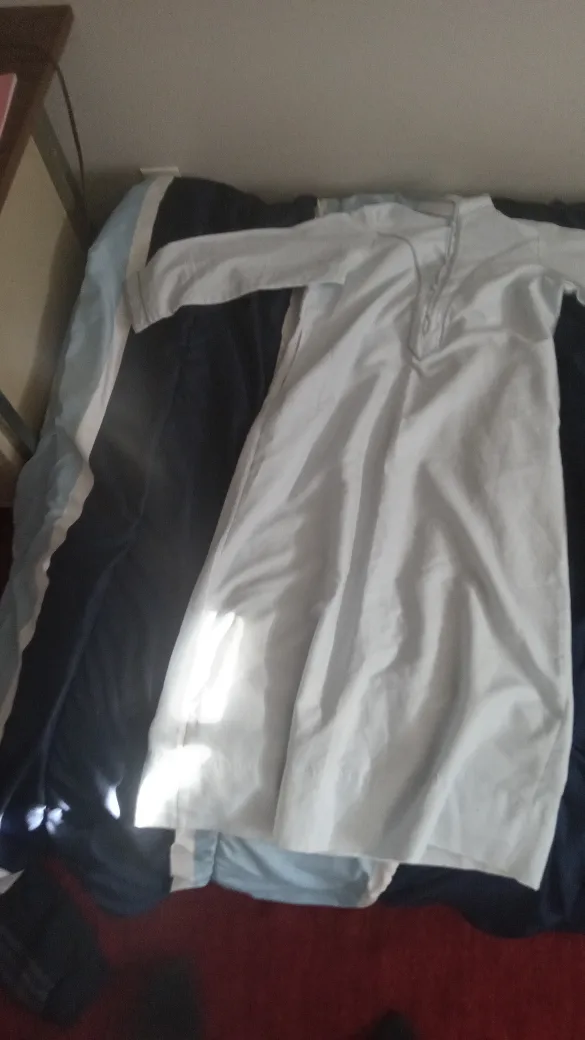 White Thobe / Dishdasha image indicator(3)