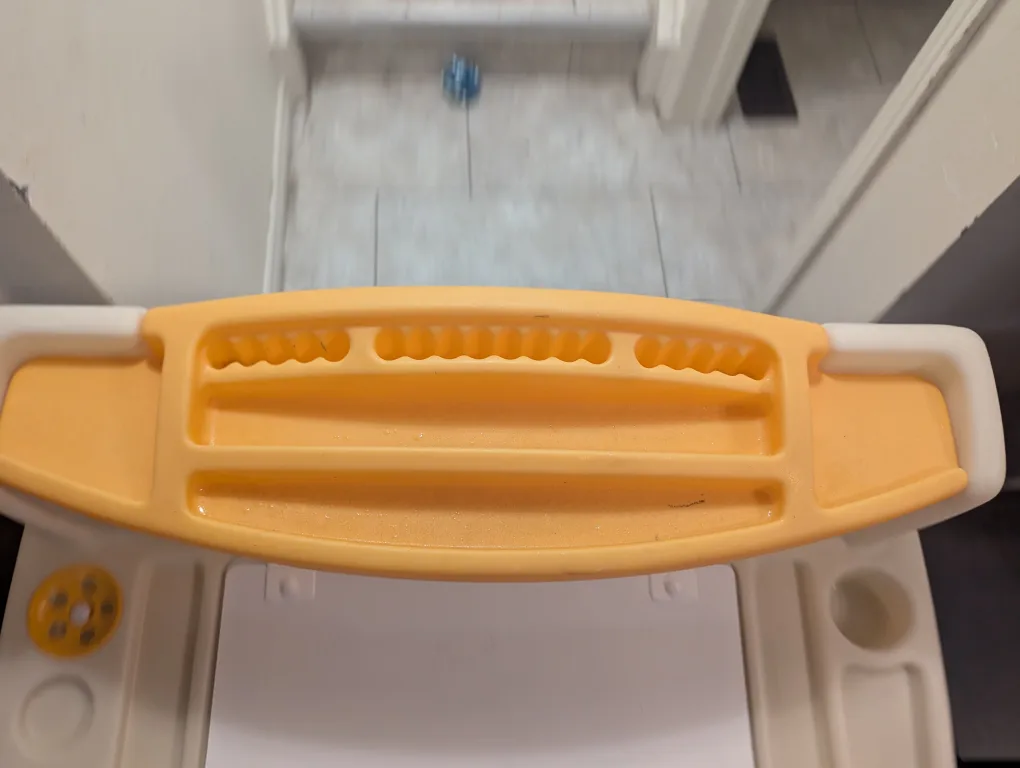 Kids Art Desk image indicator(5)