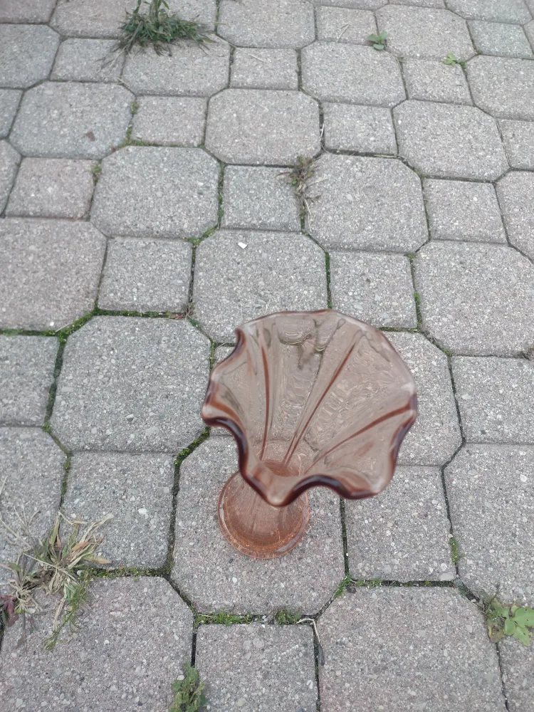 Pink Glass Vase image indicator(3)