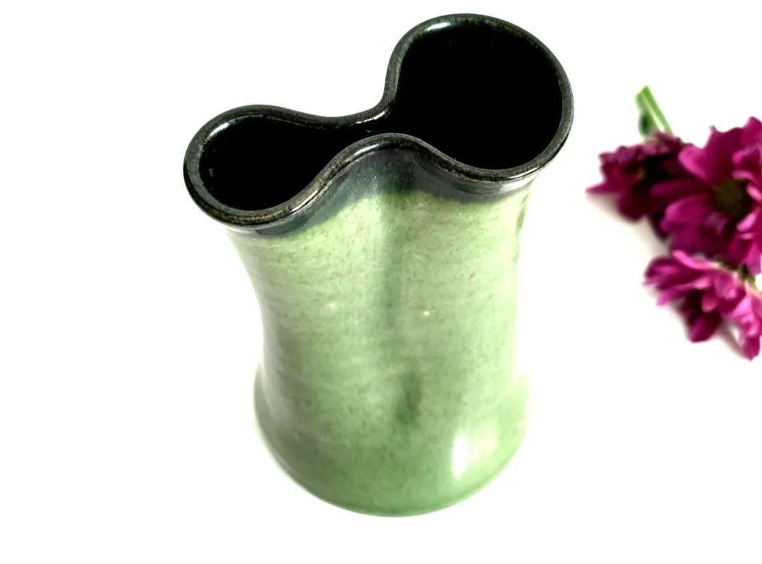 Handmade Pinched Pottery Vase ~ Retro Bohemian Decor image indicator(3)