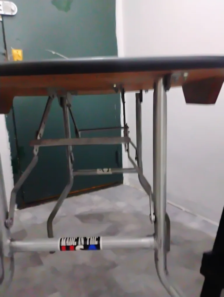 Round Folding Table - 36 inch diameter image indicator(5)