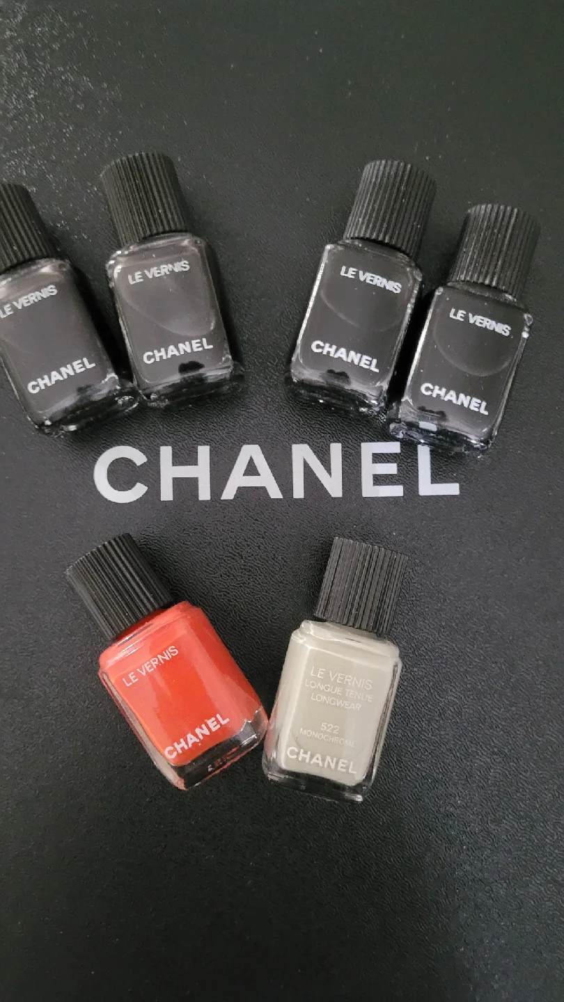 Chanel Le Vernis Nail Polish Set image indicator(4)