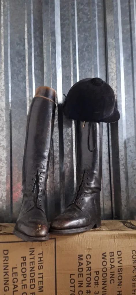 Riding Boots & Hat Equestrian Gear image indicator(4)