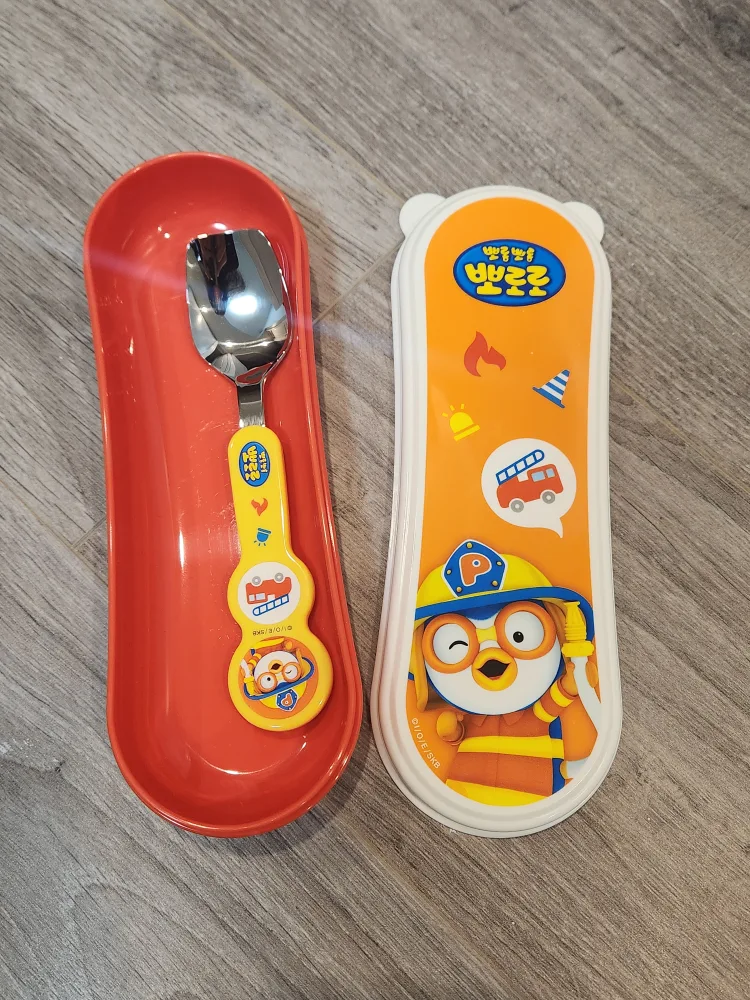 Kids spoon and case thumbnail