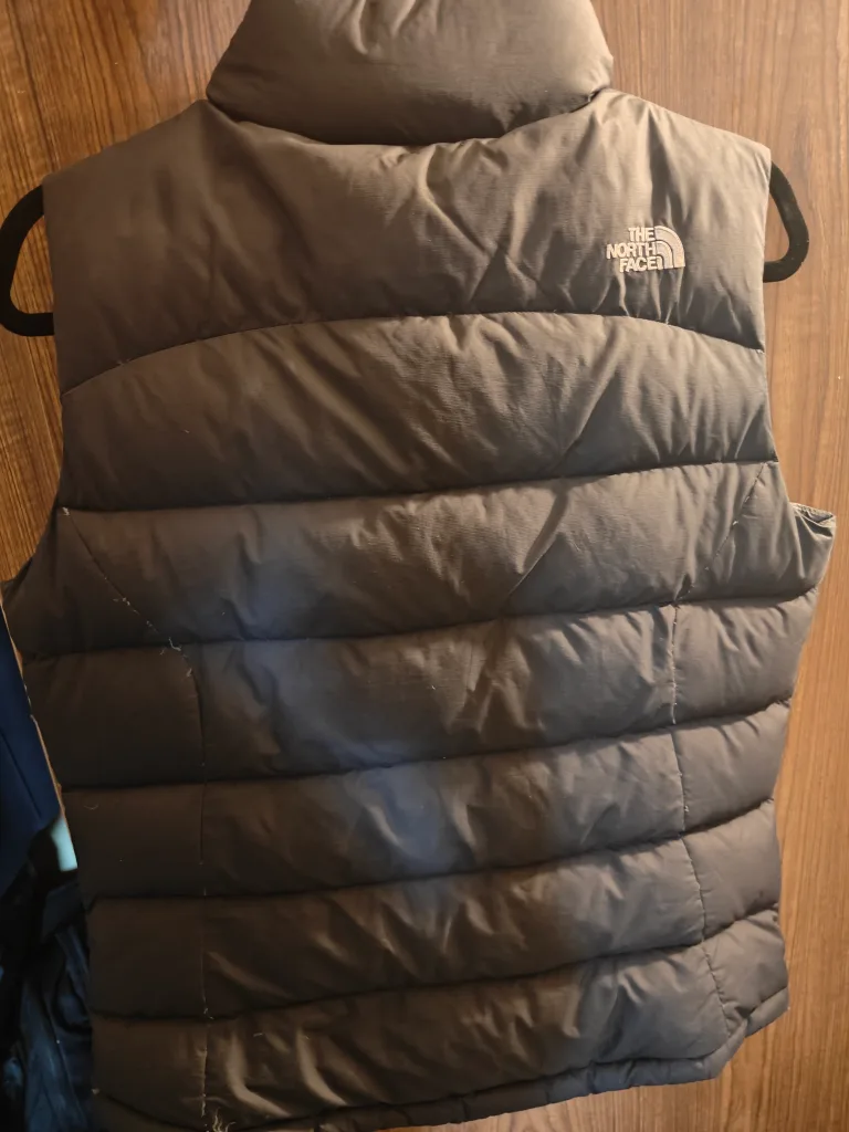 The North Face 700 Puffer Vest - Women's M image indicator(2)
