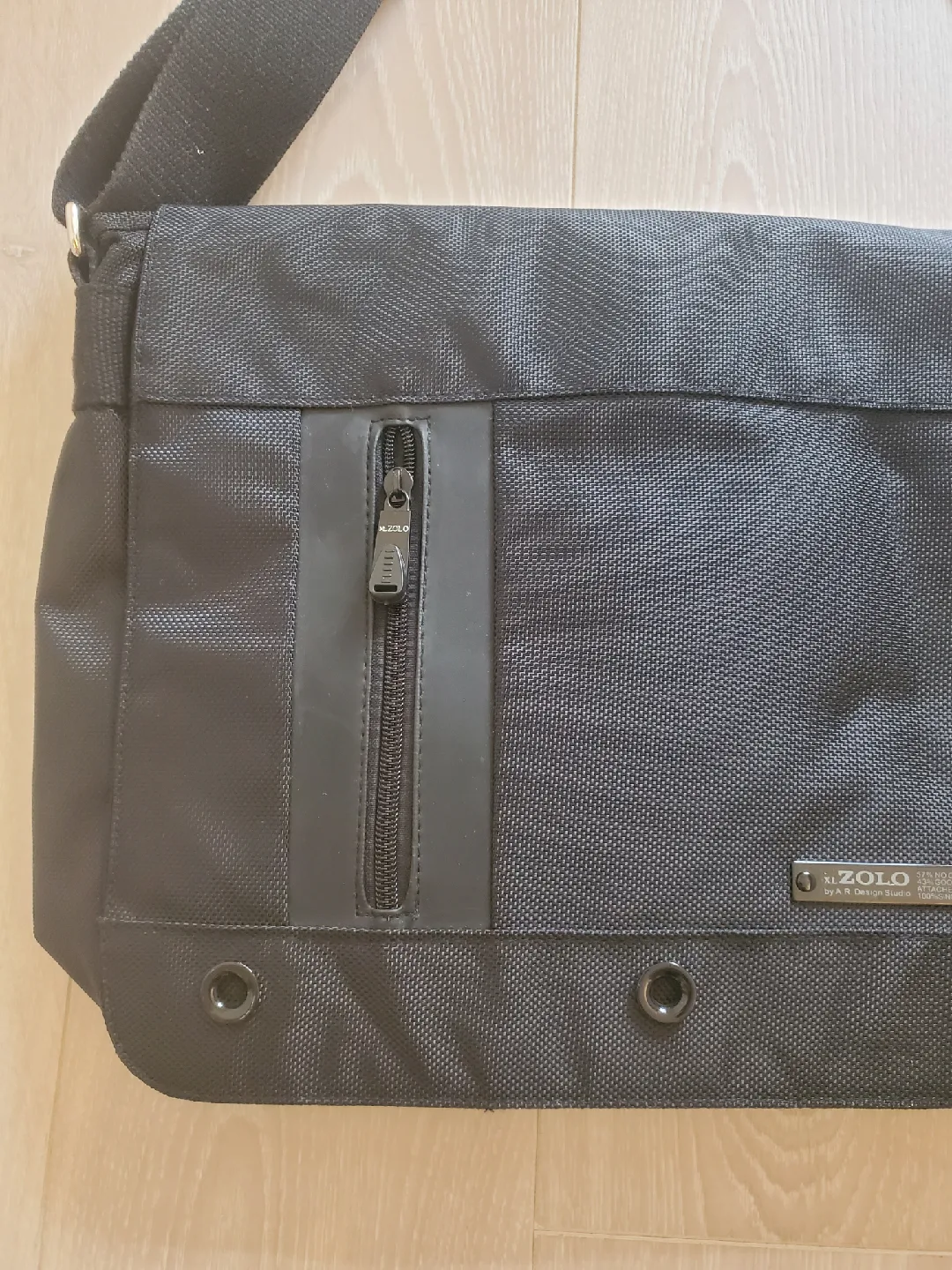 Zolo Messenger Bag - Black image indicator(2)