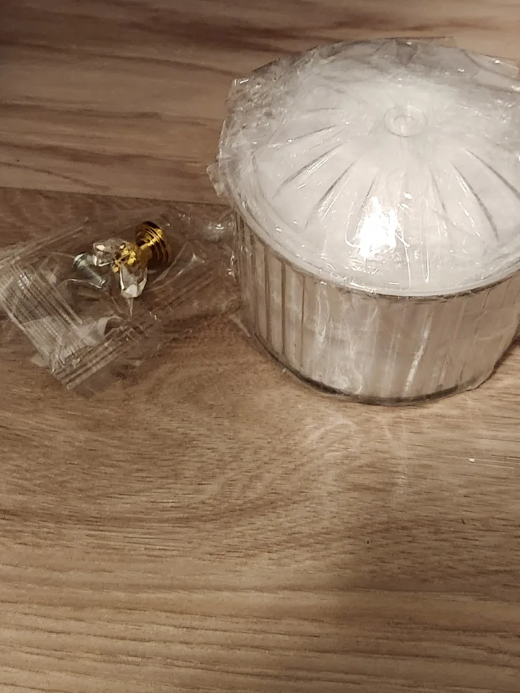 Makeup Powder Container with Puffs image indicator(3)