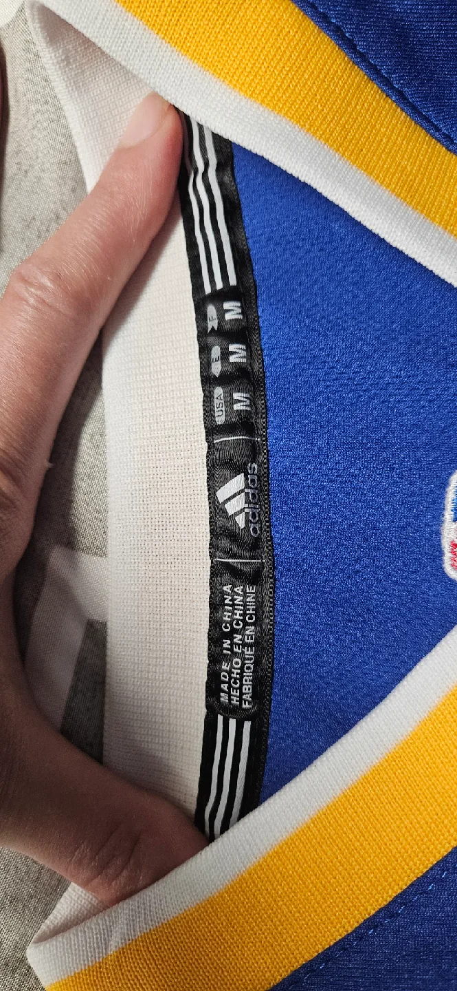 Adidas Golden State Warriors Curry #30 Jersey - Size M image indicator(2)