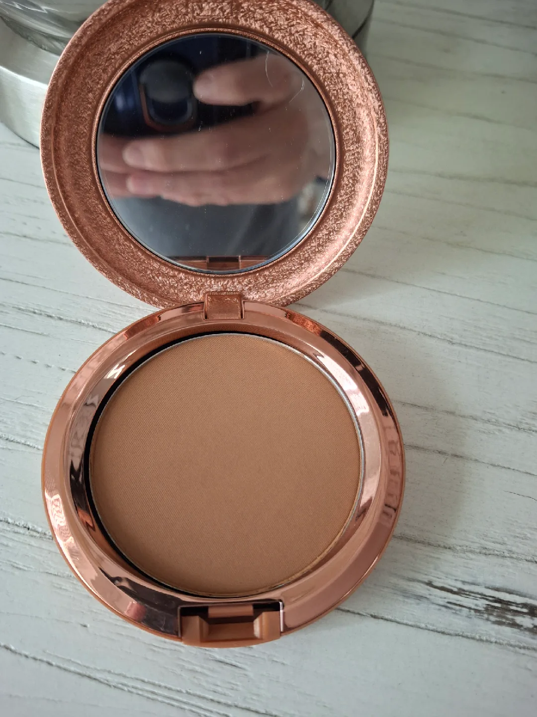 MAC* Skinfinish Substruck matte bronzer. image indicator(2)