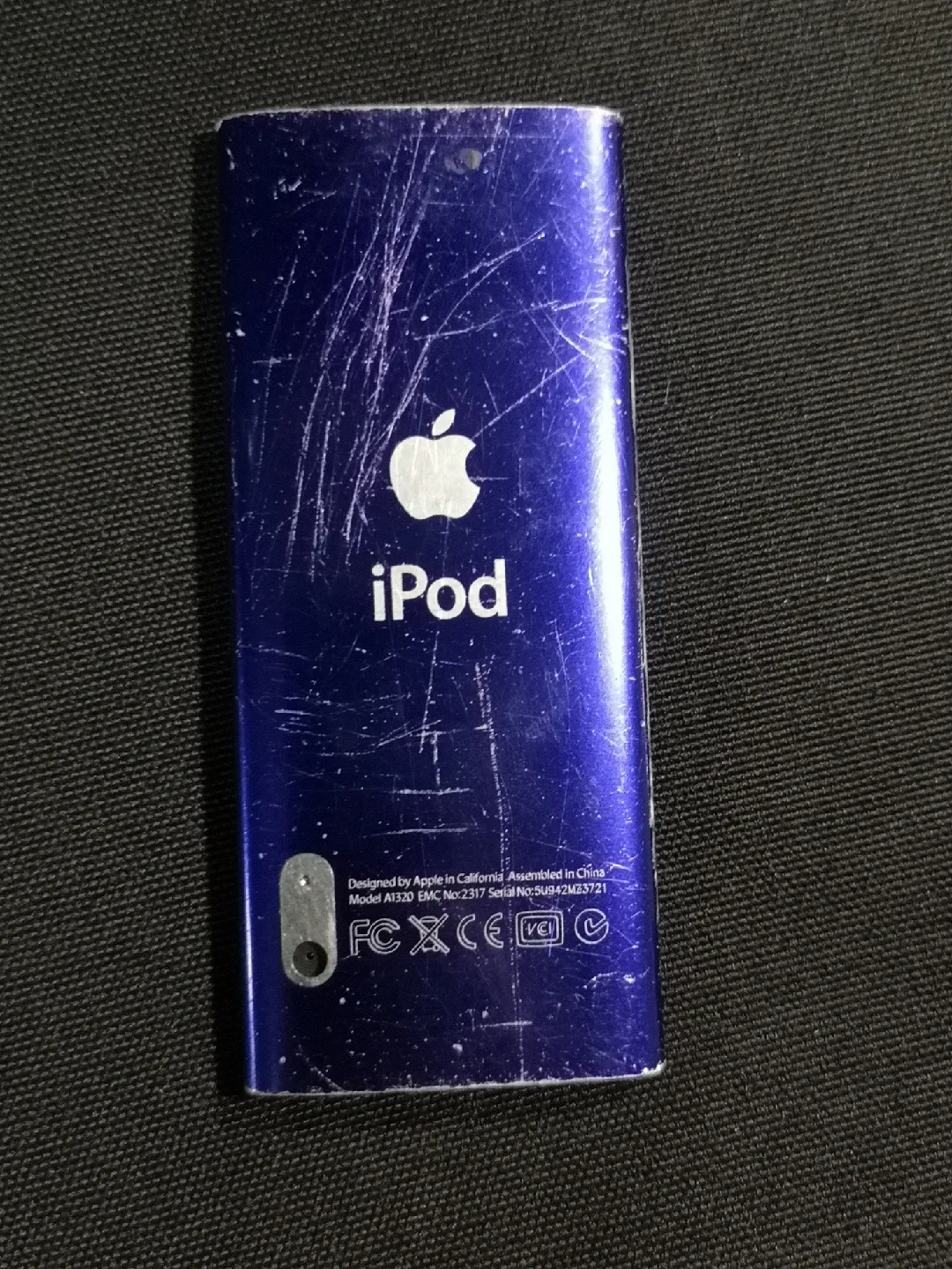 iPod Nano ~ 8GB 5th Generation ~ Camera + Mic image indicator(4)