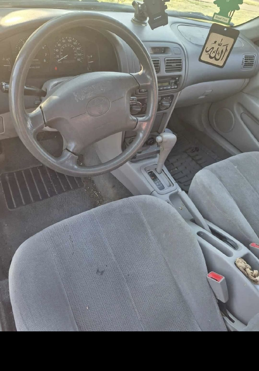 Toyota Corolla - Needs TLC - photo 4