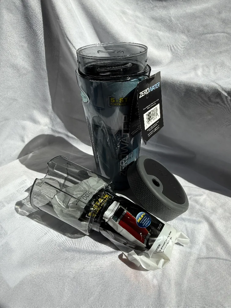 ZeroWater 26 oz Tumbler with Filter - NEW image indicator(3)